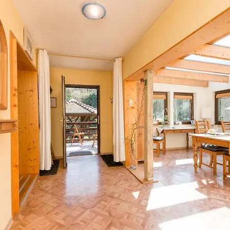 Σπίτι διακοπών In With Garden